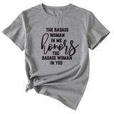Modisches Damen-T-Shirt „The BADASS WOMAN“ mit kurzen Ärmeln