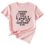 Modisches Damen-T-Shirt „The BADASS WOMAN“ mit kurzen Ärmeln