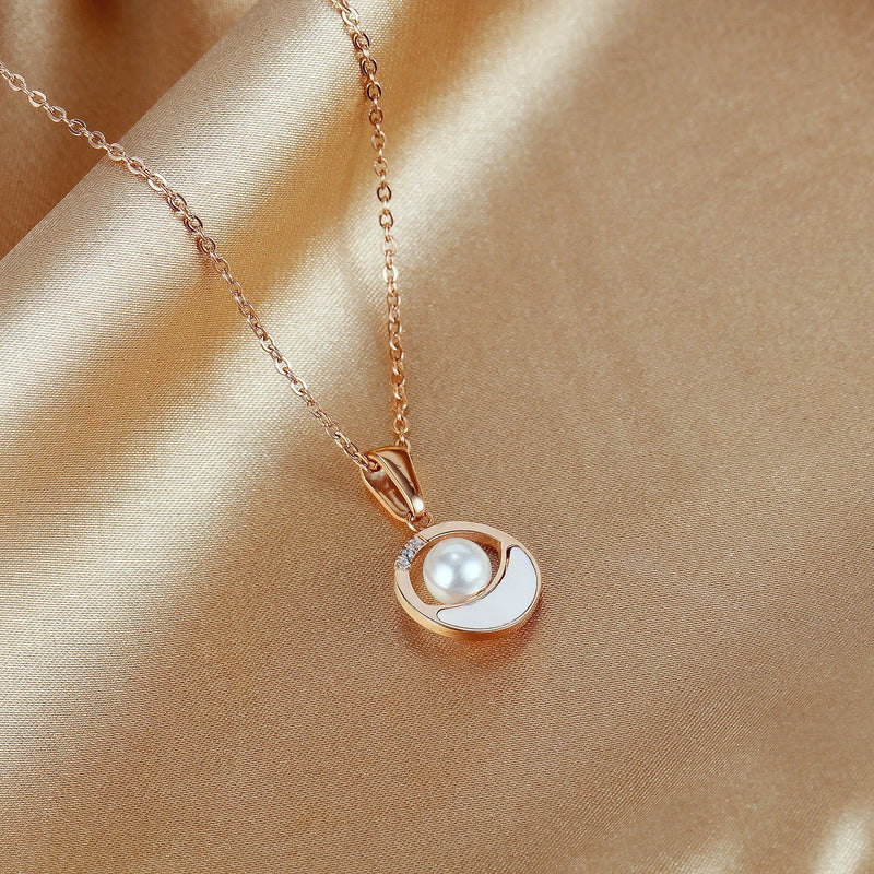Personalisierte Perlmutt-Titanstahl-Halskette für Damen mit Diamanten, schlichte, modische Schlüsselbeinkette