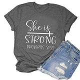 Elle est forte T-shirt pour les femmes Chemise inspirante Proverbes 31:25 Chemise