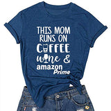 Diese Mama läuft mit Kaffee und Wein T-Shirt