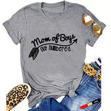 Damen T-Shirt mit Aufschrift „Mom of Boys Out Numbered“
