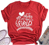 Damen T-Shirt mit Aufschrift „My Heart Is On That Field“