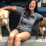 Frauen Wochenenden Kaffee &amp; Hunde T-Shirt