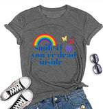 Les femmes sourient si vous êtes mort à l'intérieur T-shirt chemise graphique arc-en-ciel drôle pour les femmes