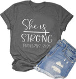 Elle est forte T-shirt pour les femmes Chemise inspirante Proverbes 31:25 Chemise