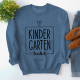 Rundhals-Oberteil, langärmelig, lockeres Sweatshirt mit KINDER GARTEN-Print