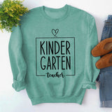 Rundhals-Oberteil, langärmelig, lockeres Sweatshirt mit KINDER GARTEN-Print