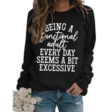 Ein funktionelles Rundhalsoberteil mit langen Ärmeln und lockerem Sweatshirt