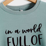In A World Full Fashion Lettre Col Rond Manches Longues Pull Oversize Fille