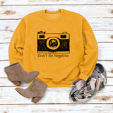 Lockerer Pullover mit Rundhalsausschnitt und langen Ärmeln und „Don’t Be Negative“-Aufdruck