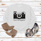 Lockerer Pullover mit Rundhalsausschnitt und langen Ärmeln und „Don’t Be Negative“-Aufdruck