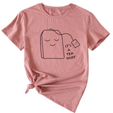 Il s'agit d'une chemise fauve, impression de motifs simples, chemise ample décontractée à manches courtes pour femmes