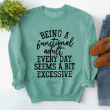 Ein funktionelles Rundhalsoberteil mit langen Ärmeln und lockerem Sweatshirt