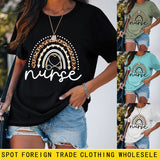 Nurse Love Leopard Regenbogen Buchstabendruck Kurzärmeliges Damen T-Shirt