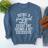 Ein funktionelles Rundhalsoberteil mit langen Ärmeln und lockerem Sweatshirt