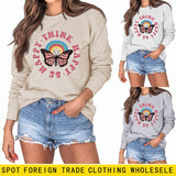 THINK HAPPY BE HAPPY LANGÄRMELIGES SWEATSHIRT MIT SCHMETTERLINGS-MONOGRAMM-PRINT