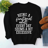 Ein funktionelles Rundhalsoberteil mit langen Ärmeln und lockerem Sweatshirt