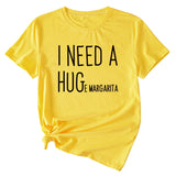 MINIMALISTISCHES T-SHIRT MIT RUNDHALSAUSSCHRIFTZUG „I NEED A HUG“ MIT KURZEN ÄRMELN