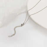Chaîne en morceaux avec pendentif papillon tridimensionnel et collier de perles avec chaîne de clavicule assortie