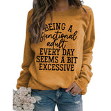 Ein funktionelles Rundhalsoberteil mit langen Ärmeln und lockerem Sweatshirt