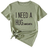 MINIMALISTISCHES T-SHIRT MIT RUNDHALSAUSSCHRIFTZUG „I NEED A HUG“ MIT KURZEN ÄRMELN
