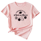 Surrounded By Balls Mom T-Shirt mit Basketball-Muster, Rundhalsausschnitt, kurzärmelig